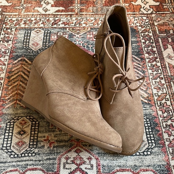 [Universal Thread] Wedge Booties - Picture 1 of 5